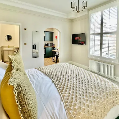 Portland House Centre *